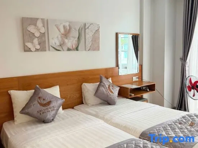 Deluxe Twin room with city view