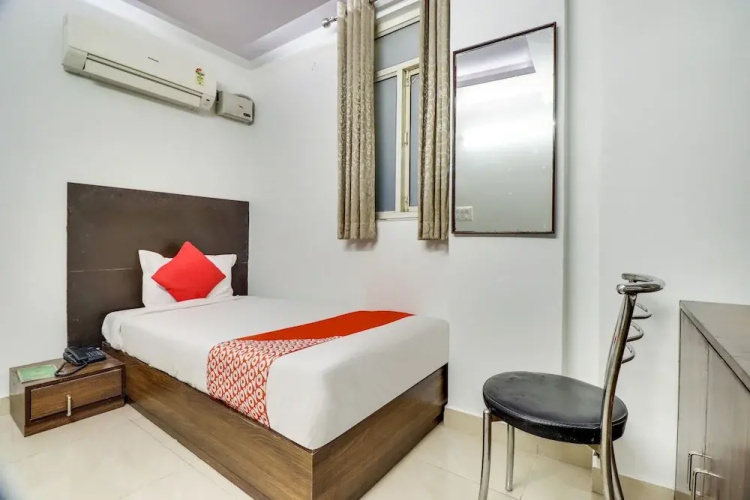 Oyo 6697 Hotel Green Lemon
