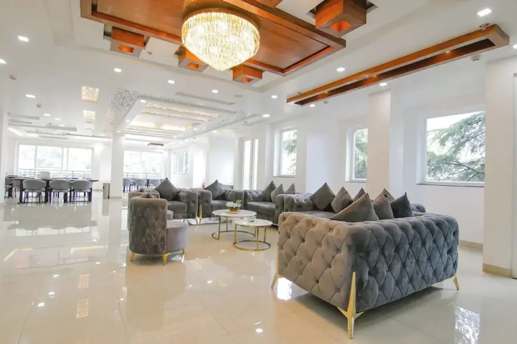 Rr Hotel By Sonachi