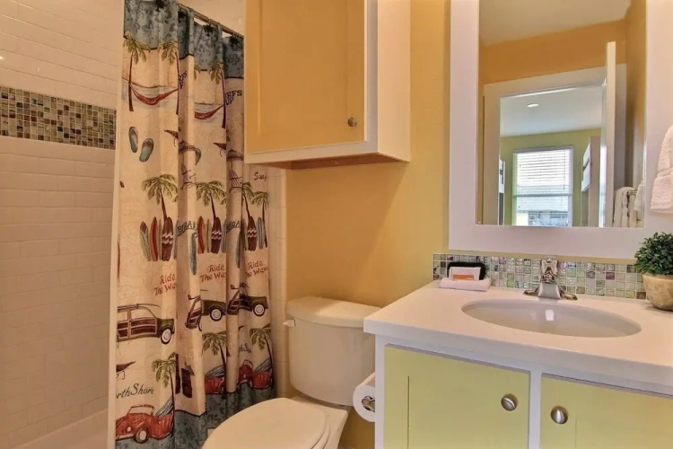 4 Bedrooms Cottage