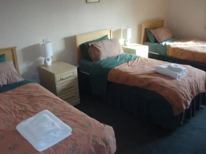 Standard Triple room