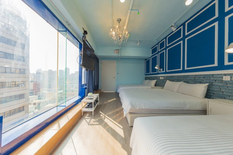 I Hi Hotel
