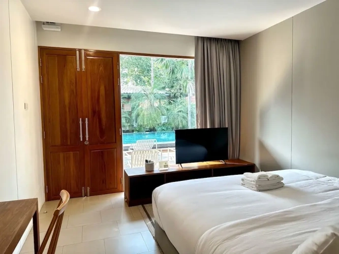 Superior room with balcony and with pool view