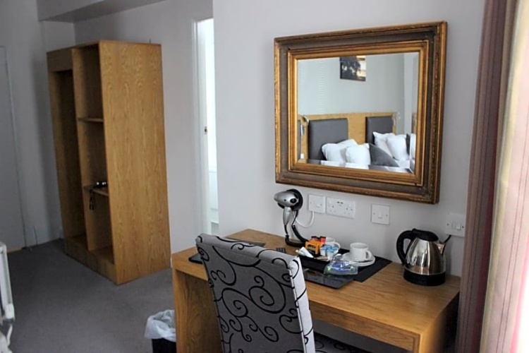 Standard Twin Family room