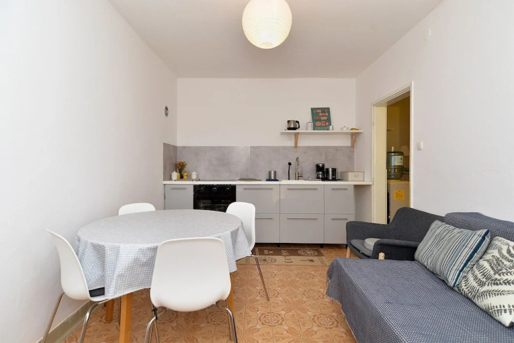 Apartment 1928