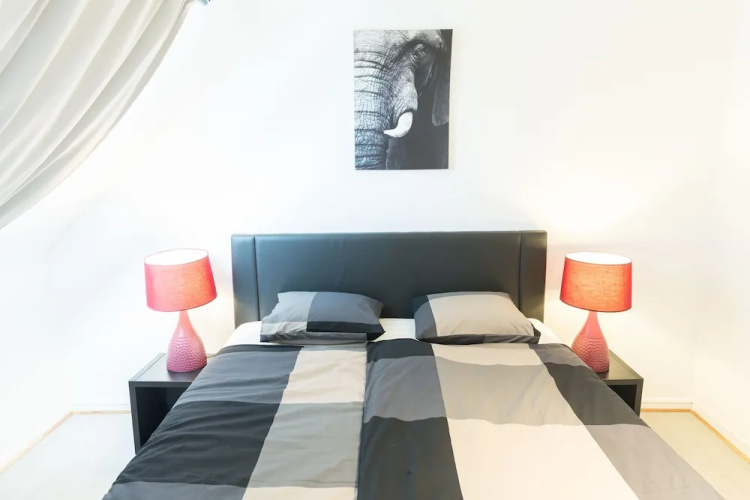 AIRSTAY Budget