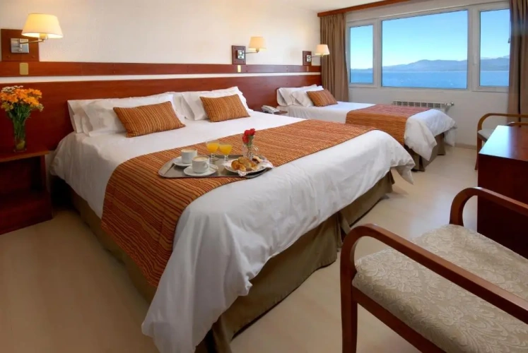 Standard Triple room with lake view