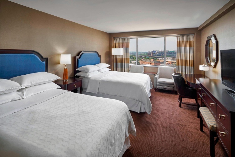 Deluxe Quadruple room with city view