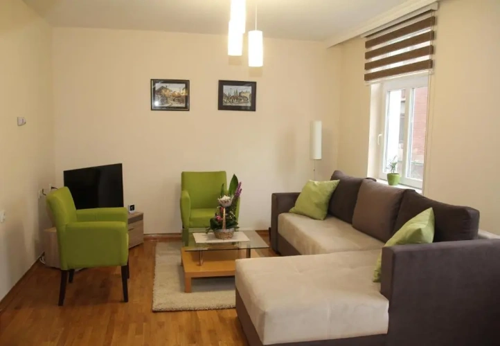 3 Bedrooms Apartment