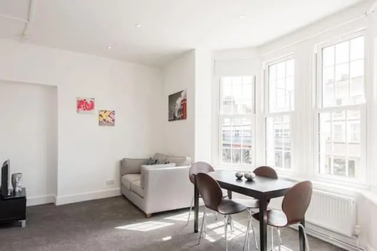 Kennington Apartment A/Apartment