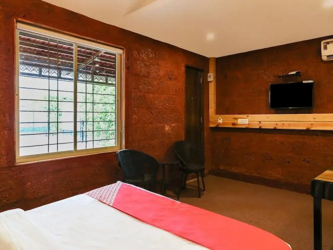 Raj Palace By OYO Rooms