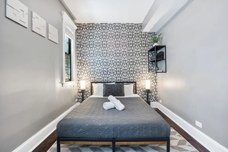 Wrigleyville Suites