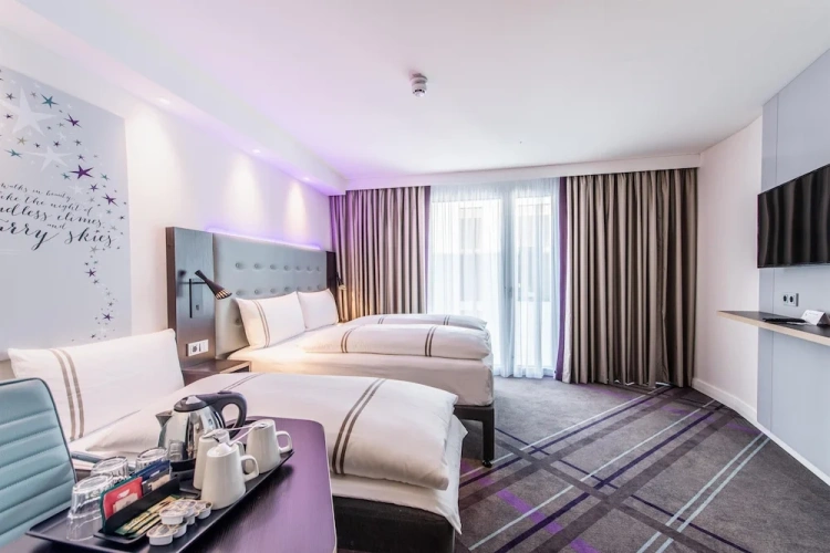 Standard Triple room
