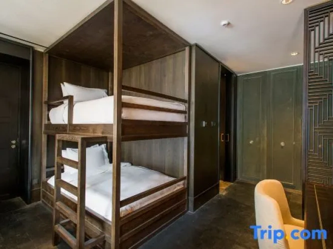 2 Bedrooms Suite