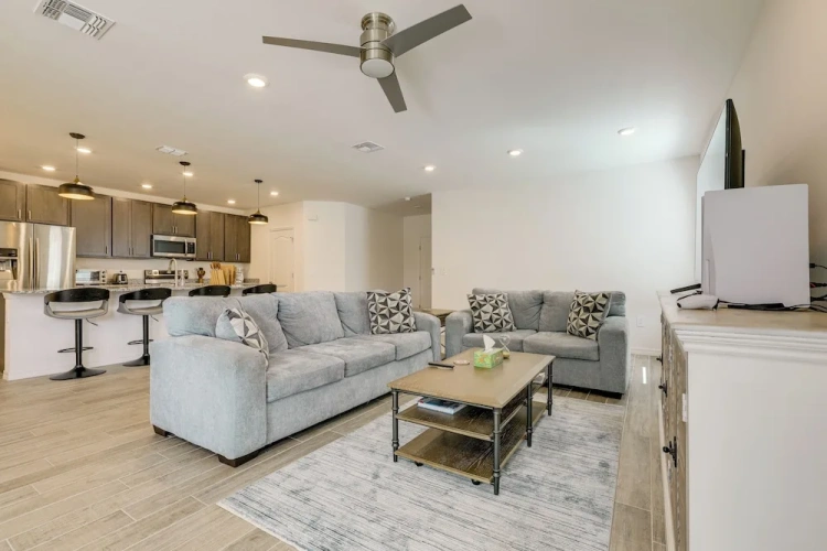 4 Bedrooms Cottage