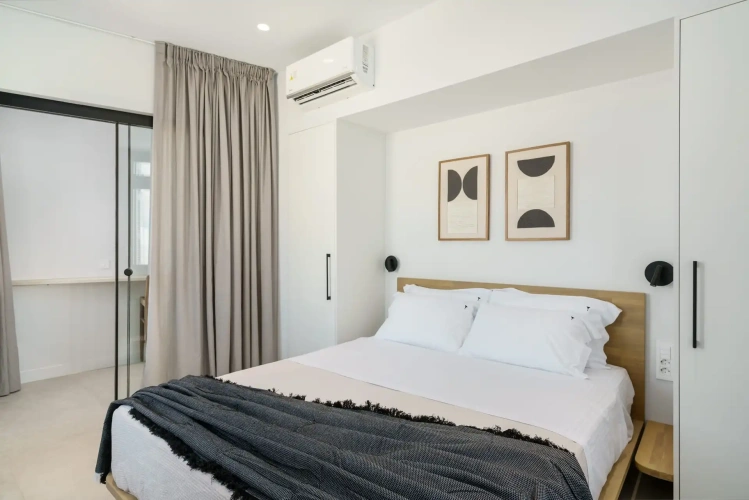 Executive Suite with city view