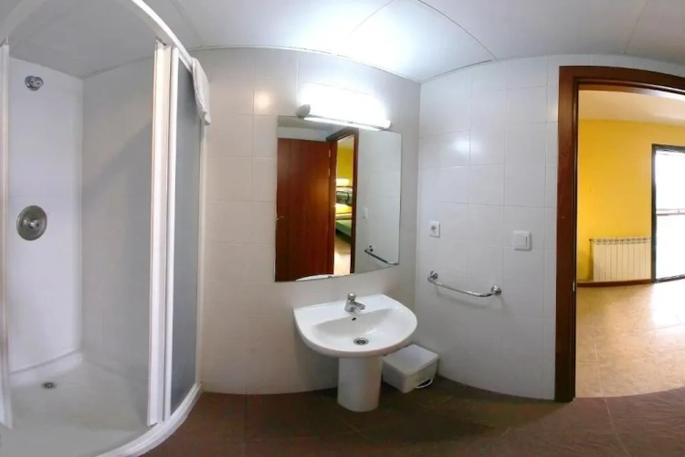 Economy Quadruple room