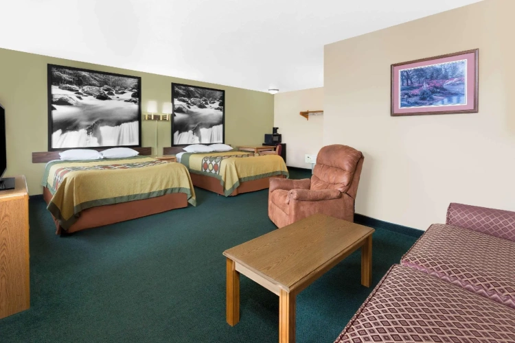 Quadruple Suite