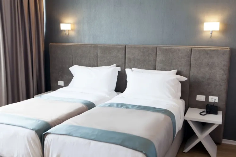 Standard Twin room with city view