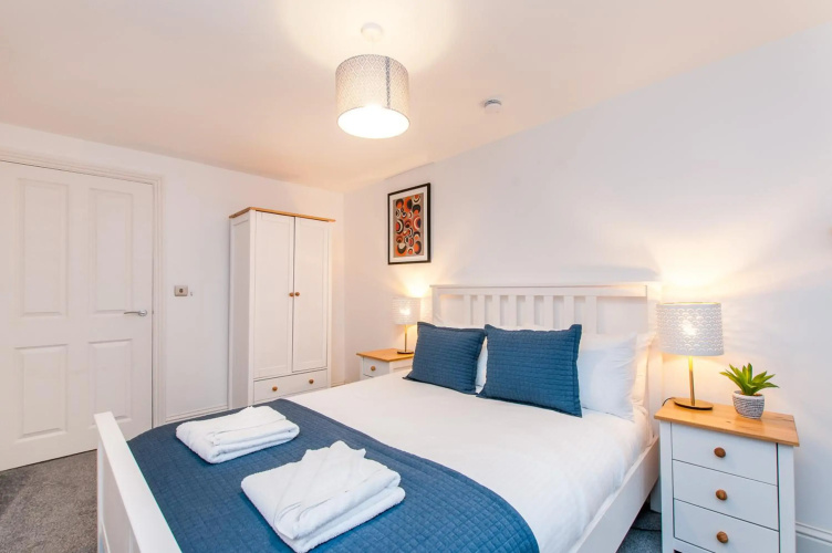 Popular - Modern Walpole Bay Apartment