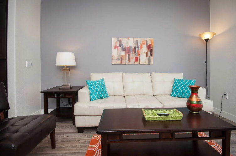 Sunshine Suites at Main St