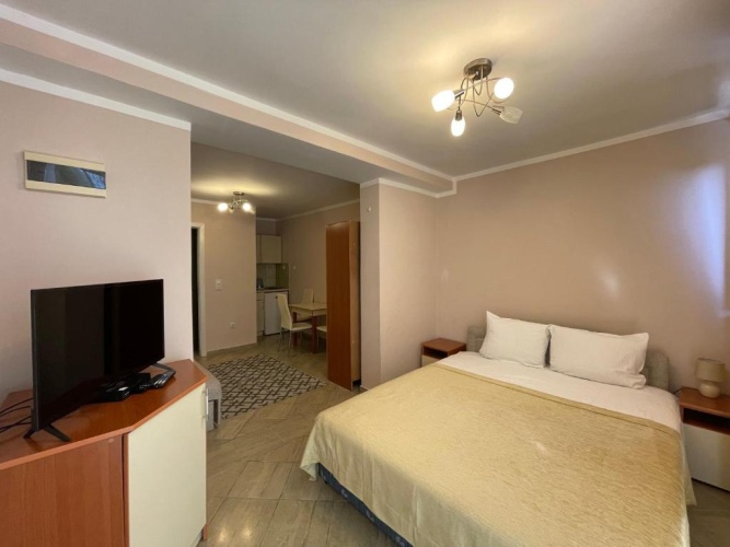 Standard Quadruple room with garden view