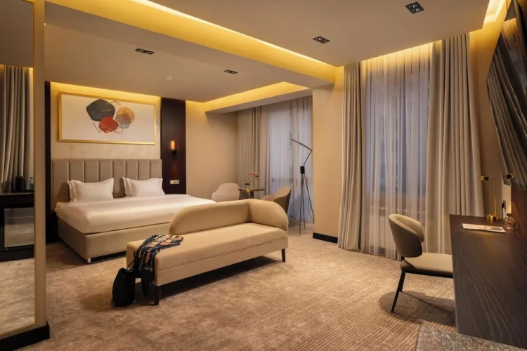 Superior room with courtyard view