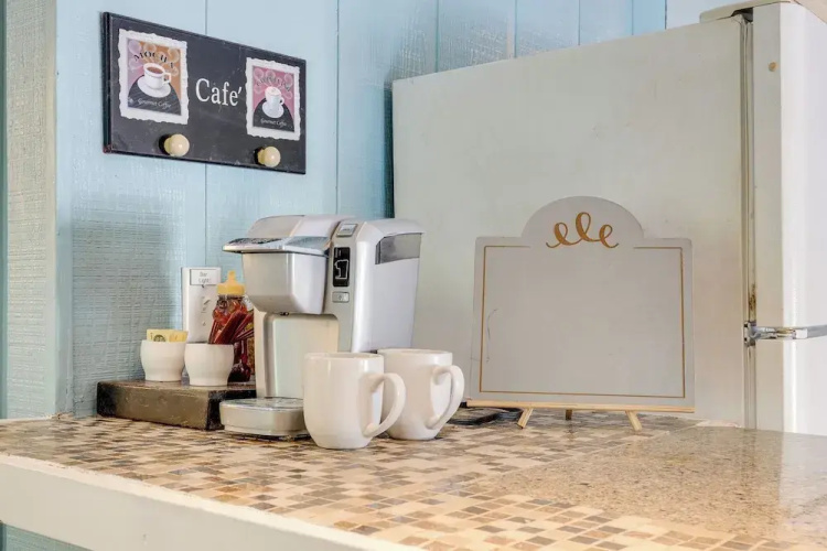 4 Mi to Downtown Chattanooga: Vibrant Studio