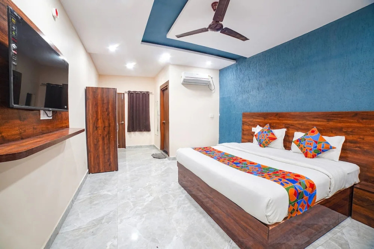 Fabhotel Dream Inn