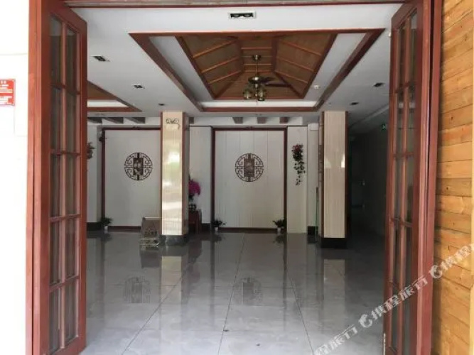 xinxinghuayuanjiudian(三亚鑫兴花园酒店（大东海鹿回头店）)