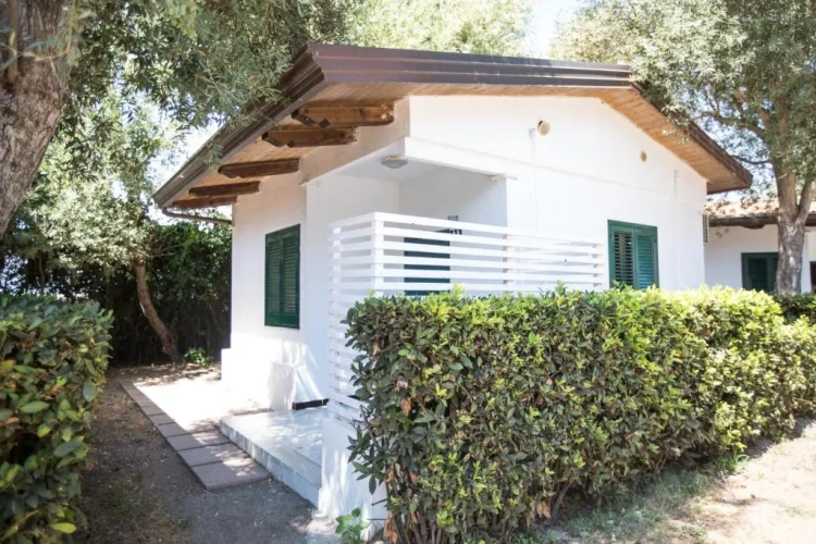 2 Bedrooms Bungalow