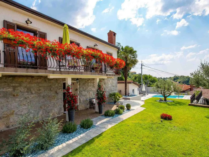 Srok Apartments