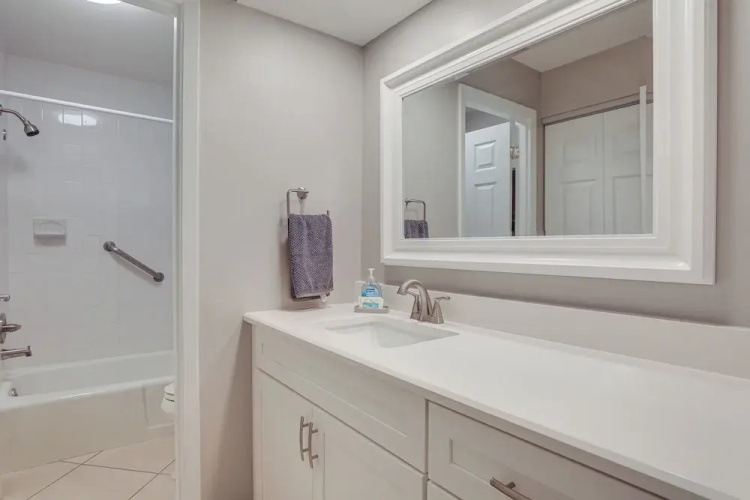 Lanai + Community Pool Access: Sarasota Oasis!