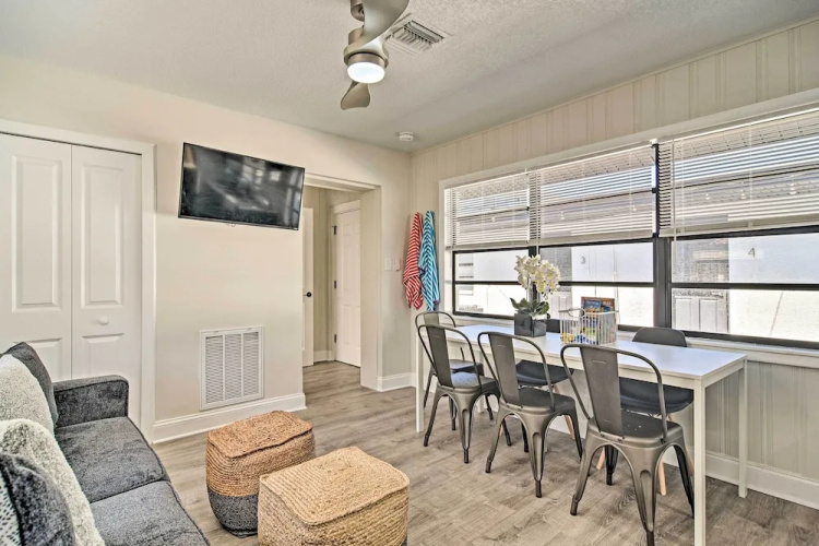 2 Conjoined Units - Steps From Madeira Beach!