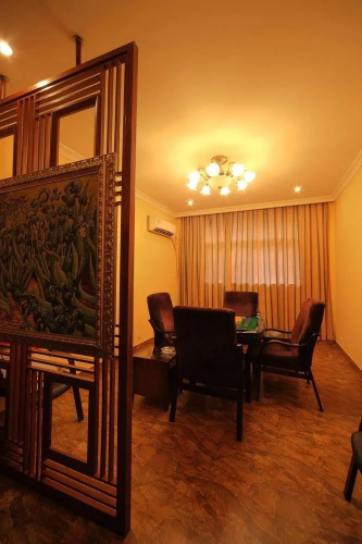 Carry Centre Hotel