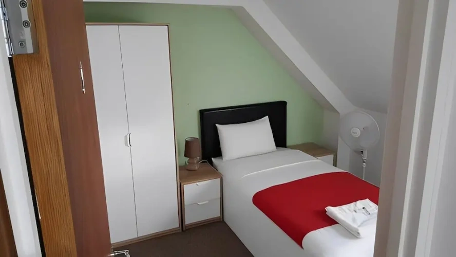 Standard Single room
