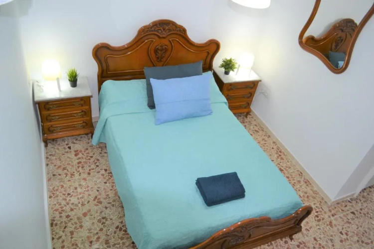 Lovely Studio Apartment with Terrace (CB5EV)