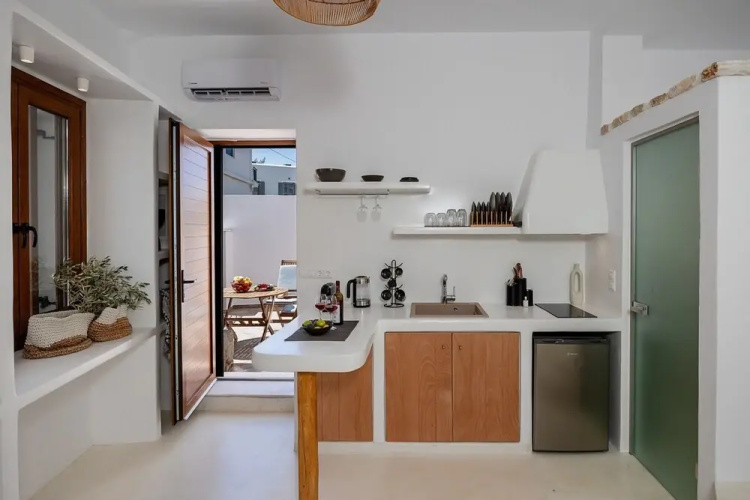 Naxos Boutique Suites