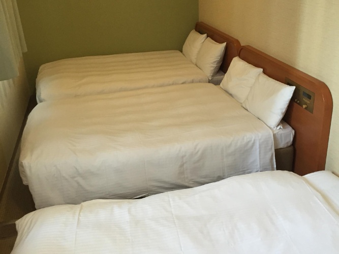 Standard Triple room
