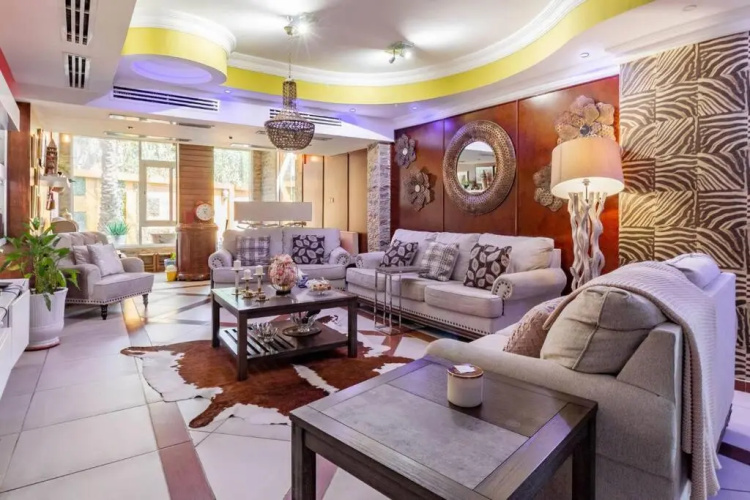 Cheerful 5-Bedroom Villa with Pool