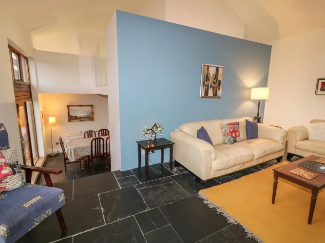 Lough Meela Lodge