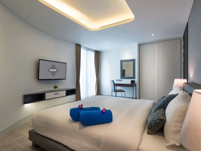 1 Bedroom Suite with balcony and with sea view
