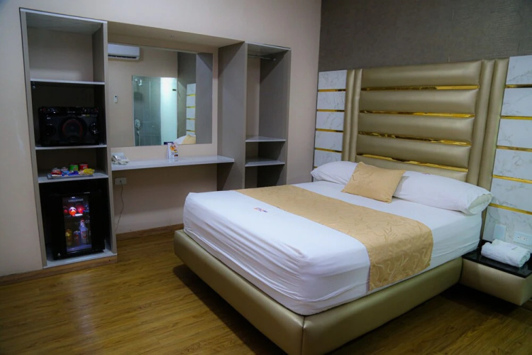Hotel ByHours Astor
