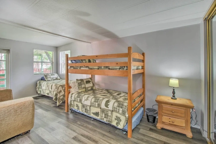 2 Bedrooms Cottage