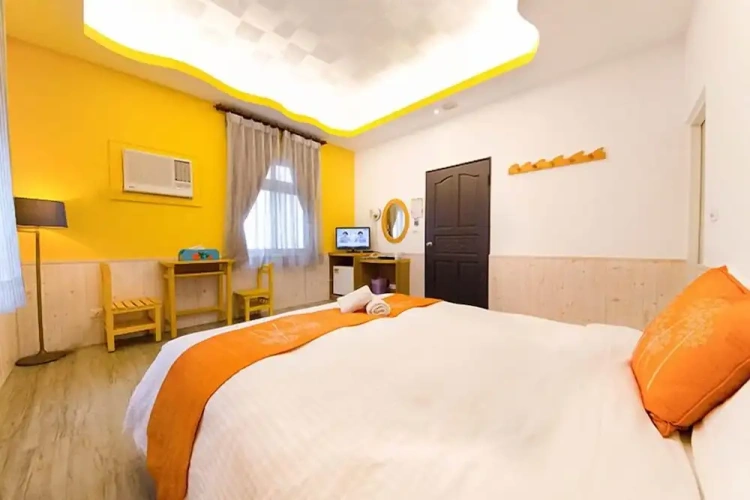 Standard Triple room