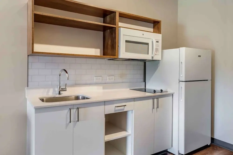 Premium Quadruple Studio