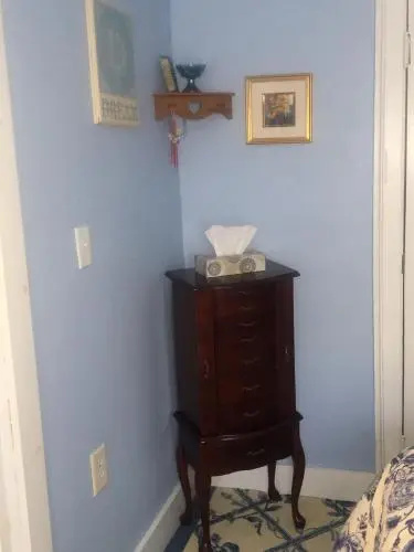 Glass Magnolia Bed And Breakfast