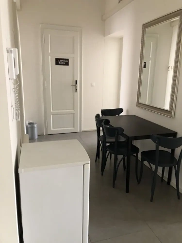 3 Bedrooms Apartment