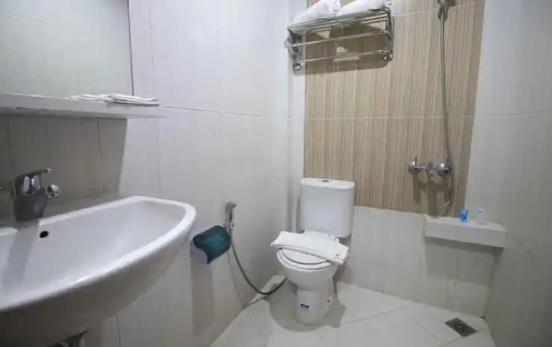 Dermaga Keluarga Hotel Sonosewu