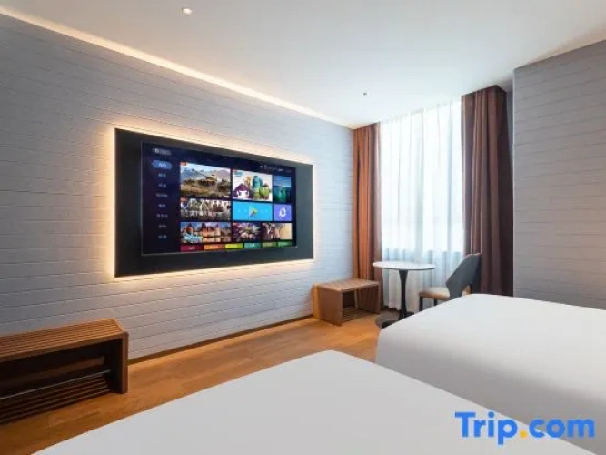 Standard Double room with city view